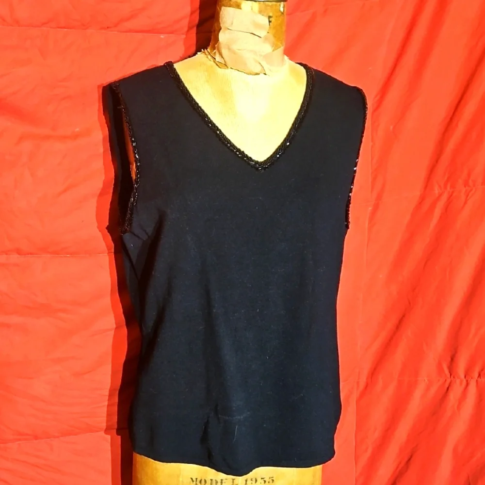 Jones New York Black Sleeveless V-neck Top With Beading Detail XL
